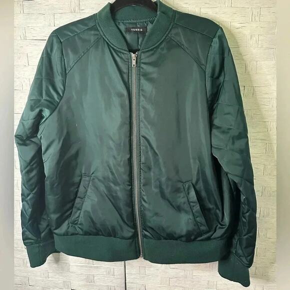 torrid Jackets & Blazers - Torrid womens Bomber Jacket Green zip up front pockets puffy Cozycore plus size